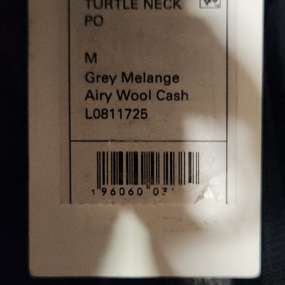 THEORY ‘Lanola’ Wool/Cashmere Turtleneck, Sz M, Retail $595 - Picture 7 of 7